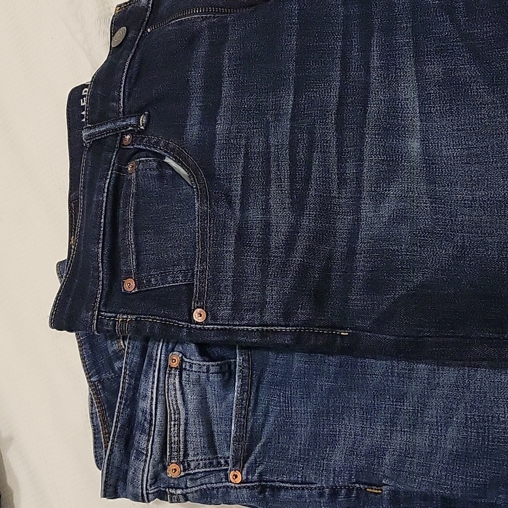2 pairs of American Eagle jeans